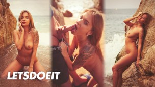 DOE PROJECTS – Big Ass Blonde Angel Piaff Masturbates Before Sucking Cock Outdoor – LETSDOEIT